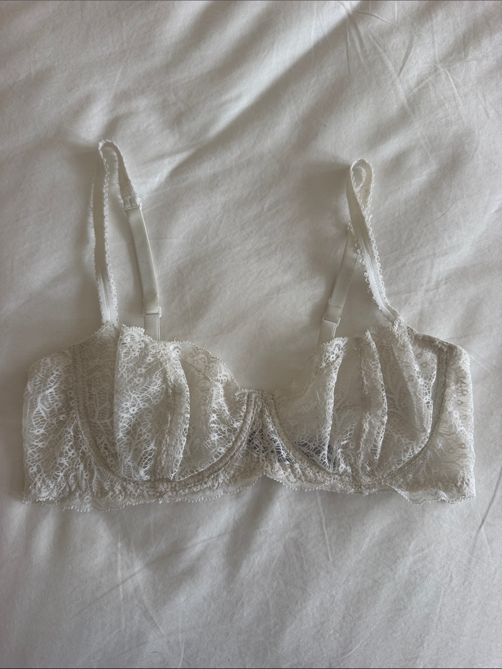 Journals Allegra Delicate Lace Underwire Bra in Ivory